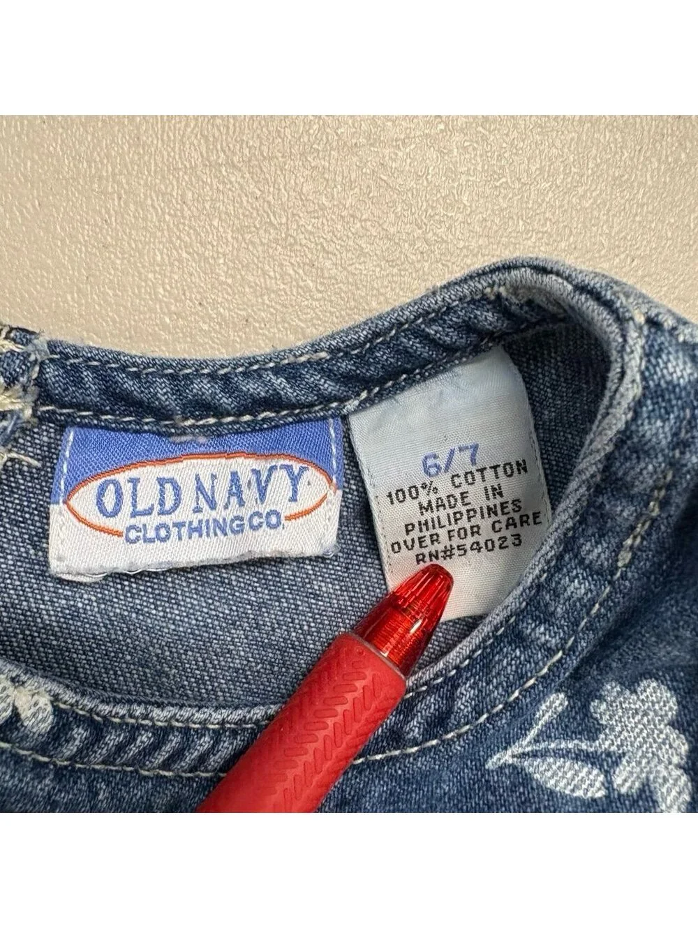 Old Navy by front construction